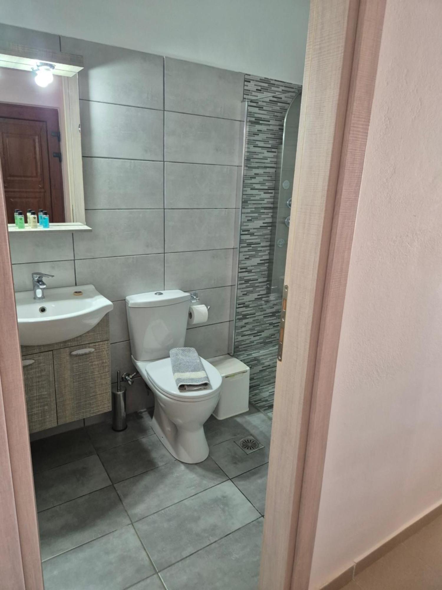 Akrotiri Apartments Makriyialos Bagian luar foto
